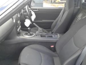 Mazda MX-5 1.8i 16V Samochód złomowany (2009, Czarny)