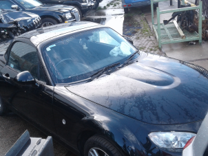 Mazda MX-5 1.8i 16V Samochód złomowany (2009, Czarny)
