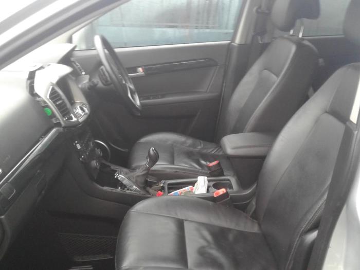 Chevrolet Captiva 2.2 D 16V 4x4 Épave (2012, Argenté)