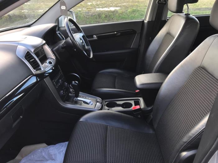 Chevrolet Captiva 2.2 D 16V 4x4 Épave (2013, Argenté)