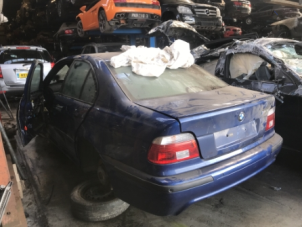 BMW 5 serie M5 4.9 32V Épave (2001, Noir)
