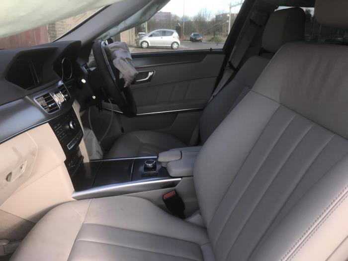 Mercedes E E-220 CDI 16V BlueEfficiency,BlueTEC Épave (2015, Blanc)