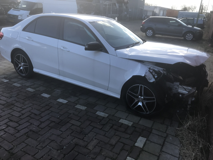 Mercedes E E-220 CDI 16V BlueEfficiency,BlueTEC Épave (2015, Blanc)