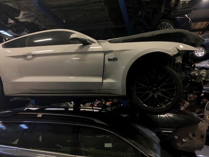 Ford Usa Mustang VI Fastback 5.0 GT Ti-VCT V8 32V Samochód złomowany (2015, Bialy)