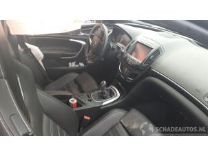 Opel Insignia Sports Tourer Mk.I 2.8 V6 Turbo Ecotec 24V 4x4 Épave (2015, Foncé, Bleu)