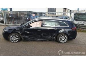 Opel Insignia Sports Tourer Mk.I 2.8 V6 Turbo Ecotec 24V 4x4 Épave (2015, Foncé, Bleu)