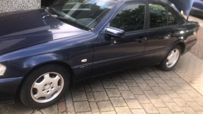 Mercedes C 1.8 C-180 16V Épave (2000, Bleu)