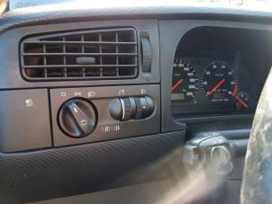 Volkswagen Golf III Cabrio Restyling 2.0 Vehículo de desguace (2001, Azul)