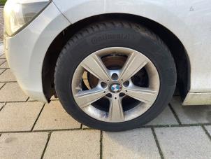 BMW 1 serie 118d 2.0 16V Épave (2011, Blanc)