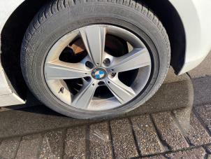BMW 1 serie 118d 2.0 16V Épave (2011, Blanc)