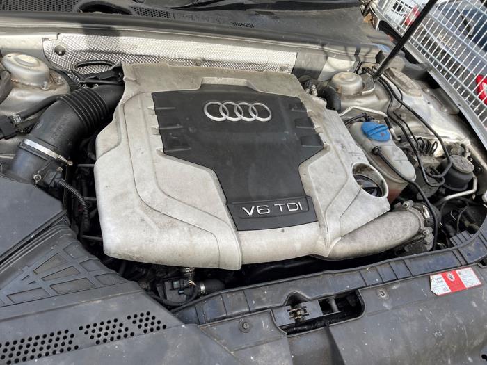 Audi A5 3.0 TDI V6 24V Quattro Samochód złomowany (2008, Srebrny)