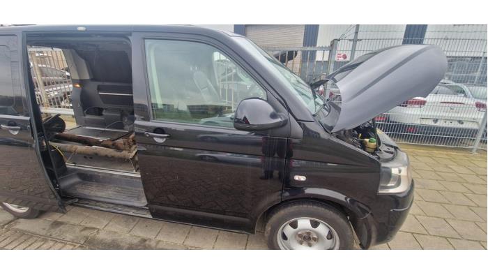 Volkswagen Multivan T5 2.0 BiTDI DRF Samochód złomowany (2012, Czarny)