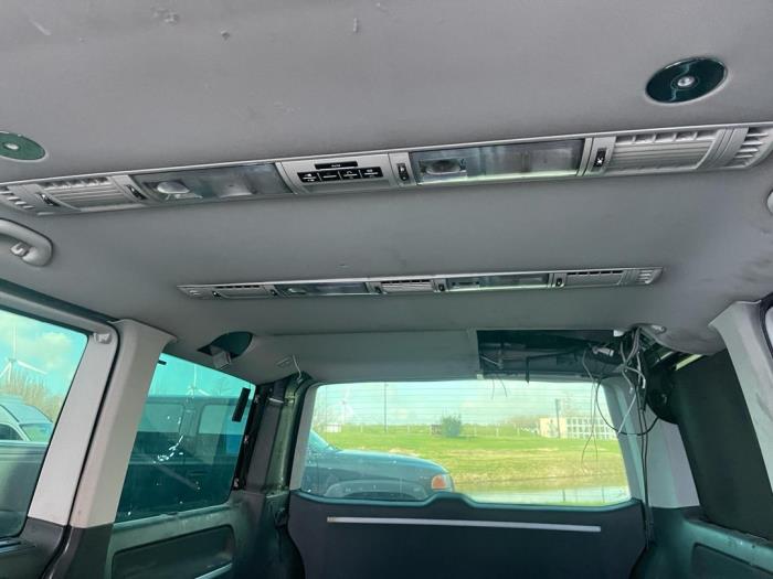 Volkswagen Multivan T5 2.0 BiTDI DRF Samochód złomowany (2012, Czarny)