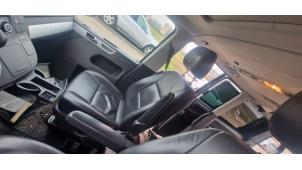 Volkswagen Multivan T5 2.0 BiTDI DRF Samochód złomowany (2012, Czarny)