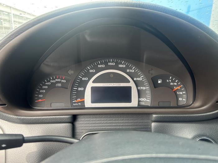 Mercedes C Combi AMG 3.2 C-32 AMG V6 18V Épave (2001, Noir)