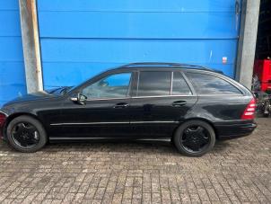 Mercedes C Combi AMG 3.2 C-32 AMG V6 18V Épave (2001, Noir)