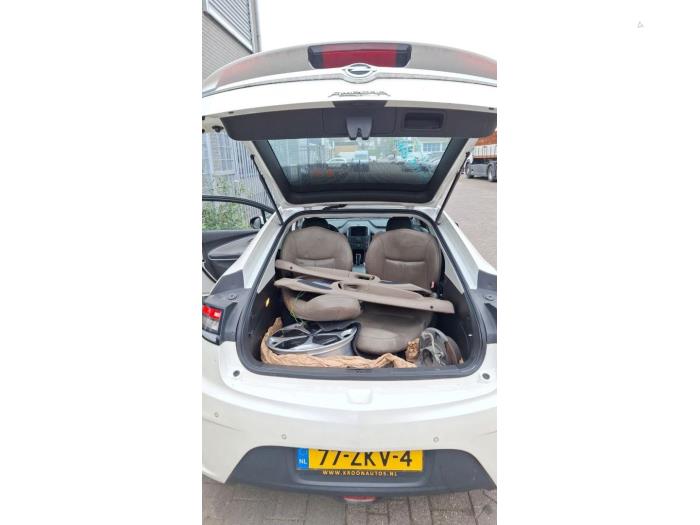 Opel Ampera 1.4 16V Samochód złomowany (2012, Bialy)