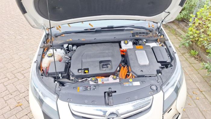 Opel Ampera 1.4 16V Samochód złomowany (2012, Bialy)