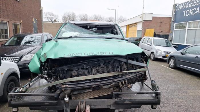 Toyota Land Cruiser 100 4.2 TDI 100 24V Skrotfordon (2006, ZWART, GROEN)