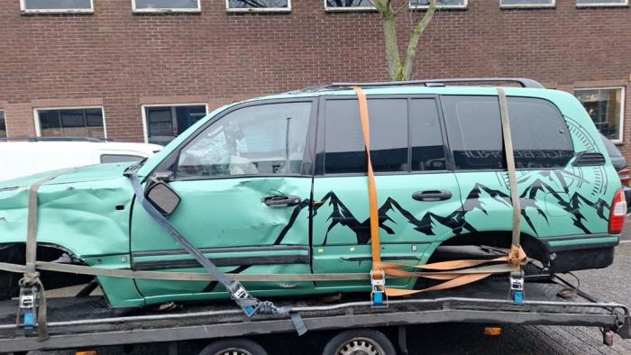 Toyota Land Cruiser 100 4.2 TDI 100 24V Skrotfordon (2006, ZWART, GROEN)