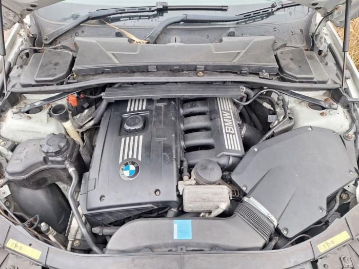 BMW 3 serie 330i 24V Vehículo de desguace (2008, Gris)