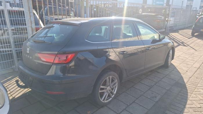 Seat Leon ST 2.0 TDI FR 16V Samochód złomowany (2020, Czarny)