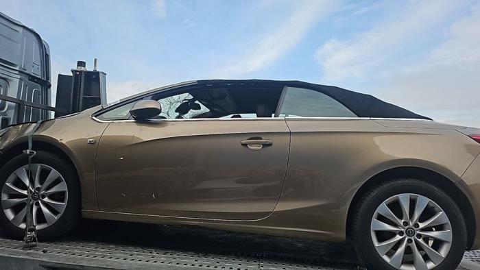 Opel Cascada 1.4 Turbo 16V Schrottauto (2014, Braun)