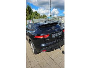 Jaguar F-Pace 2.0 D 25d 16V AWD Épave (2018, Noir)