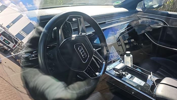 Audi A8 3.0 V6 24V 55 TFSI Mild Hybrid Quattro Schrottauto (2021, Grau)