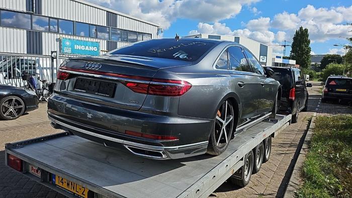Audi A8 3.0 V6 24V 55 TFSI Mild Hybrid Quattro Schrottauto (2021, Grau)