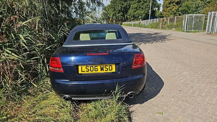 Audi A4 Cabrio 3.2 FSI V6 24V Quattro Schrottauto (2007, Blau)