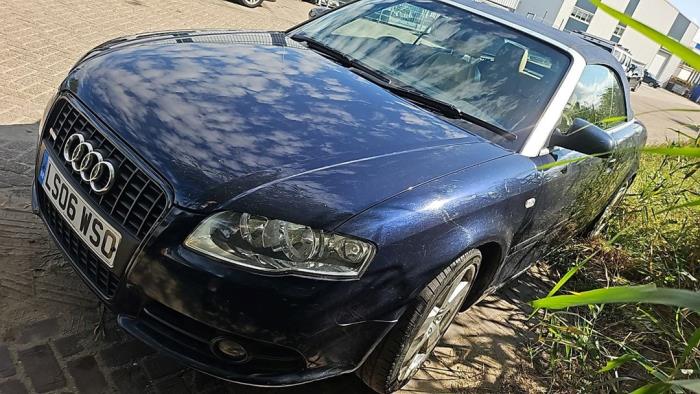 Audi A4 Cabrio 3.2 FSI V6 24V Quattro Schrottauto (2007, Blau)