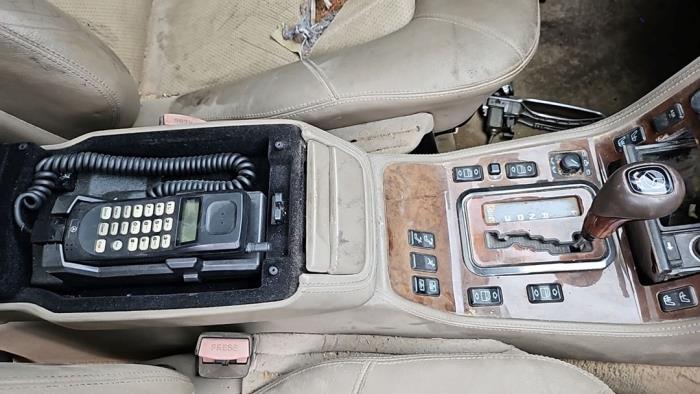 Mercedes S 6.0 600 Coupe 48V Schrottauto (1995, Hell, Creme)