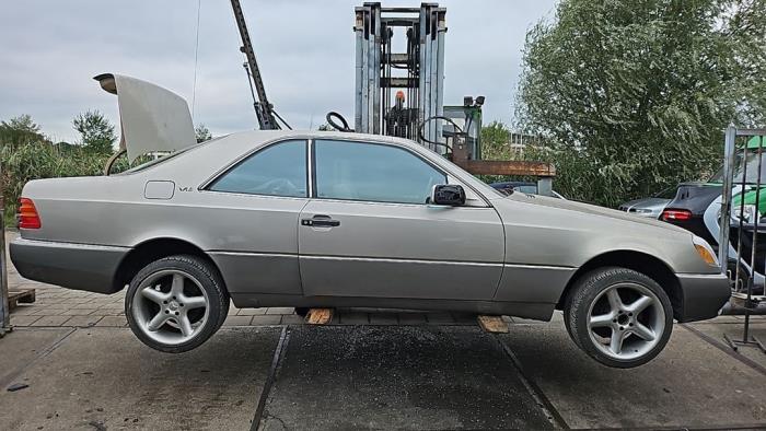 Mercedes S 6.0 600 Coupe 48V Schrottauto (1995, Hell, Creme)