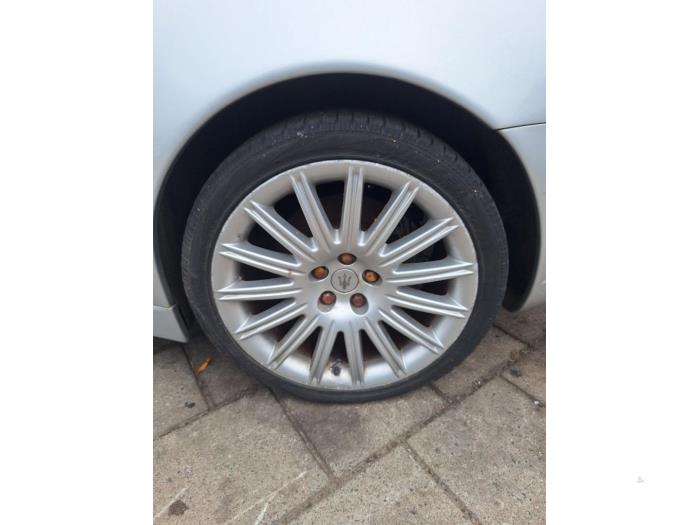 Maserati Spyder 4.2 V8 32V Salvage vehicle (2003, Gray)