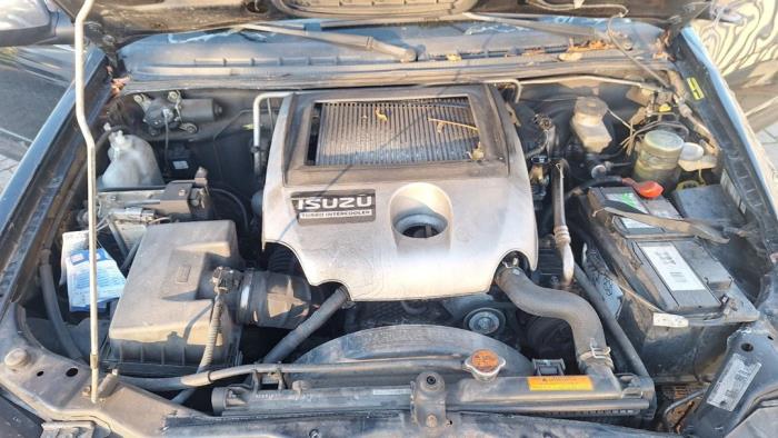 Isuzu D-Max 3.0 D 4x4 Skrotfordon (2011, ZWART)