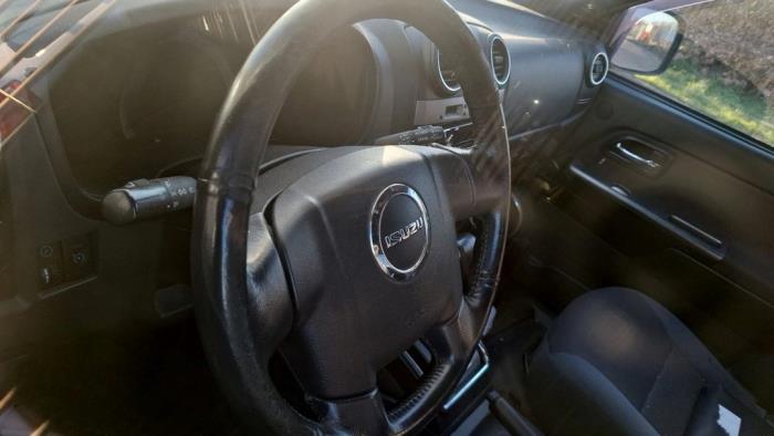 Isuzu D-Max 3.0 D 4x4 Skrotfordon (2011, ZWART)