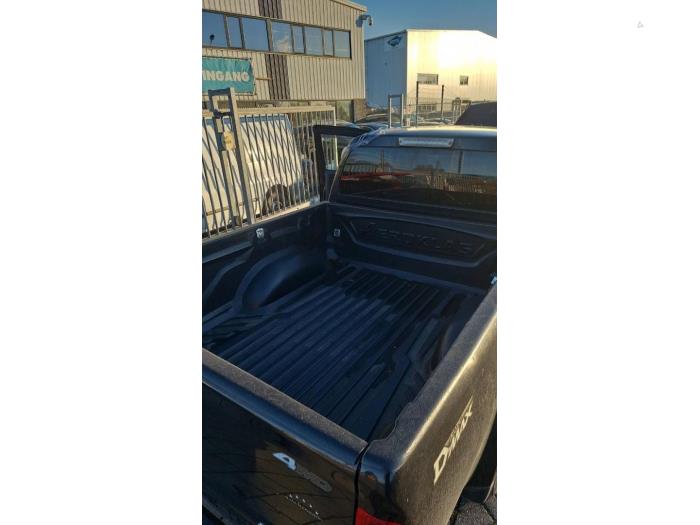 Isuzu D-Max 3.0 D 4x4 Skrotfordon (2011, ZWART)