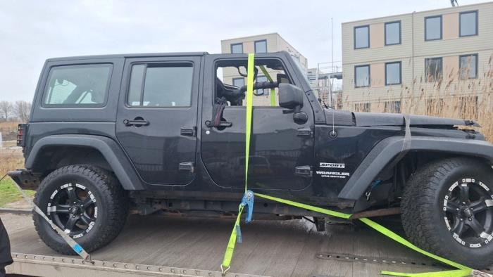 Jeep Wrangler 3.6 V6 24V Skrotfordon (2016, ZWART)