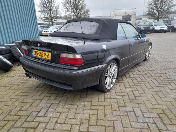 BMW 3 serie 318i Épave (1996, Noir)