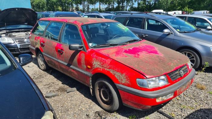 Volkswagen Passat Variant 2.0i Skrotfordon (1996, ROOD)