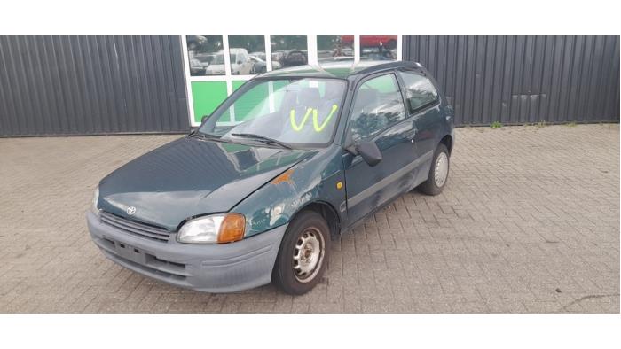 Toyota Starlet 1.3,XLi,GLi 16V Samochód złomowany (1998, Zielony)