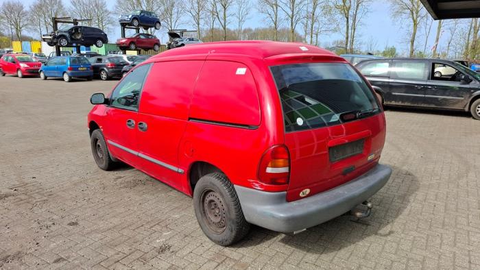 Chrysler Voyager/Grand Voyager 2.4i 16V Vehículo de desguace (1996, Rojo)