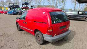 Chrysler Voyager/Grand Voyager 2.4i 16V Vehículo de desguace (1996, Rojo)