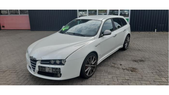 Alfa Romeo 159 Sportwagon 2.0 JTDm 136 16V Vehículo de desguace (2012, Blanco)