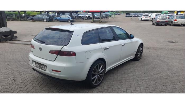 Alfa Romeo 159 Sportwagon 2.0 JTDm 136 16V Vehículo de desguace (2012, Blanco)