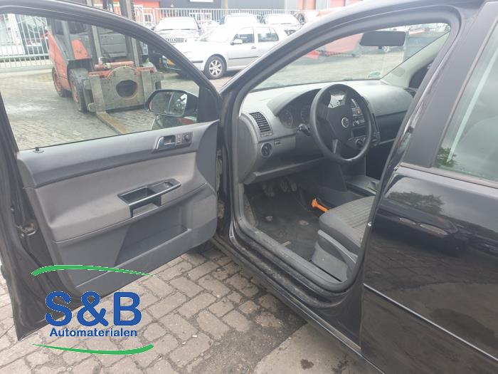 Volkswagen Polo IV 1.4 TDI 70 Vehículo de desguace (2007, Negro)