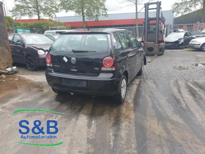 Volkswagen Polo IV 1.4 TDI 70 Vehículo de desguace (2007, Negro)