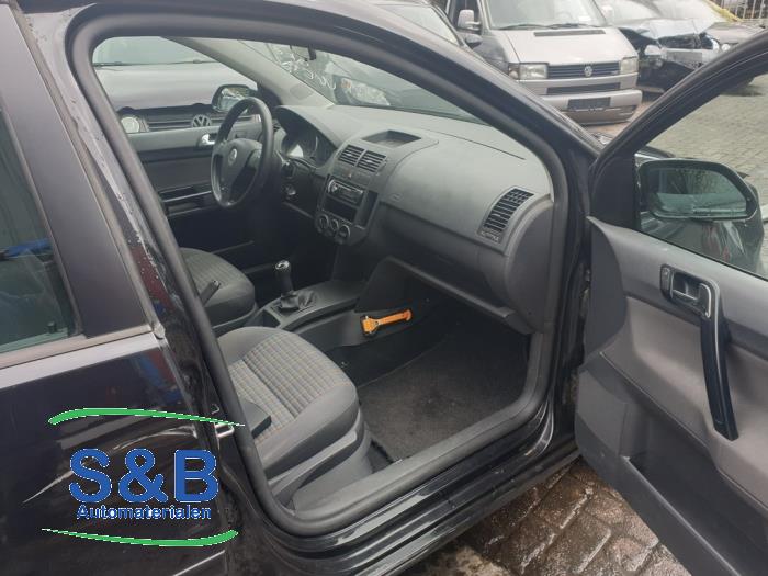 Volkswagen Polo IV 1.4 TDI 70 Vehículo de desguace (2007, Negro)