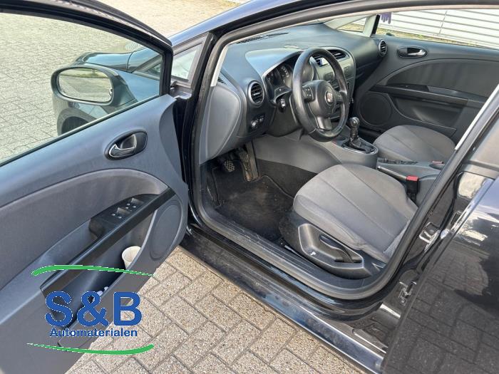 Seat Leon 1.6 Voiture accidentée (2007, Noir)
